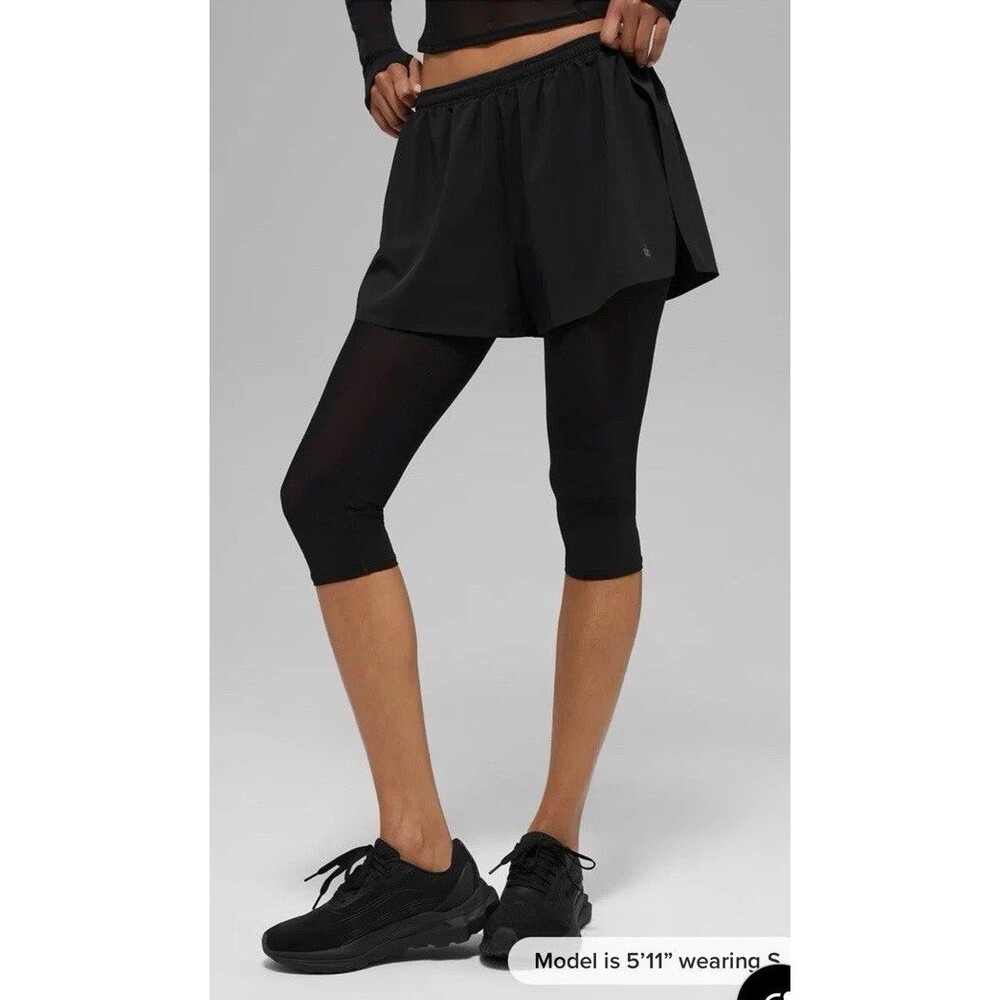 Alo Yoga Mesh Front Runner 2 in 1 Capri Leggings Shorts Black S NWT - Picture 1 of 11